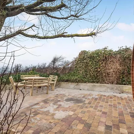 Dom wakacyjny Three-bedroom In